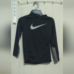 Nike sweater shirt for boys size small